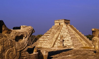 Aztecas y Mayas